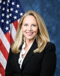 Gillen, Laura